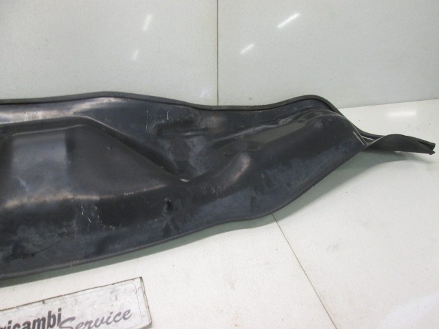 RE?ETKA POD VETROBRANSKIM STEKLOM OEM N. 6N0010209M ORIGINAL REZERVNI DEL VOLKSWAGEN NEW BEETLE 9C1 1C1 1Y7 (1999 - 2006) DIESEL LETNIK 1999