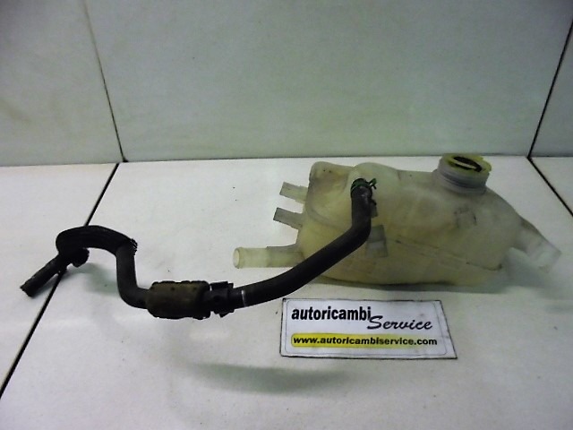 HLADILNA VODA ZA RADIJATORJE OEM N. 217100005R ORIGINAL REZERVNI DEL RENAULT MEGANE MK3 BZ0/1 B3 DZ0/1 KZ0/1 BER/SPORTOUR/ESTATE (2009 - 2015) DIESEL LETNIK 2009