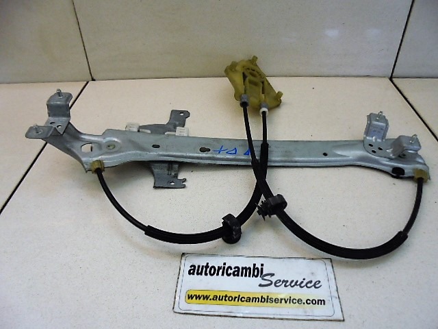 MEHANIZEM ZA ZADNJA VRATA  OEM N. 827200008R ORIGINAL REZERVNI DEL RENAULT MEGANE MK3 BZ0/1 B3 DZ0/1 KZ0/1 BER/SPORTOUR/ESTATE (2009 - 2015) DIESEL LETNIK 2009