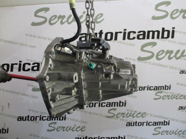 ROCNI MENJALNIK OEM N. 31536 Cambio meccanico ORIGINAL REZERVNI DEL RENAULT MEGANE MK3 BZ0/1 B3 DZ0/1 KZ0/1 BER/SPORTOUR/ESTATE (2009 - 2015) DIESEL LETNIK 2009