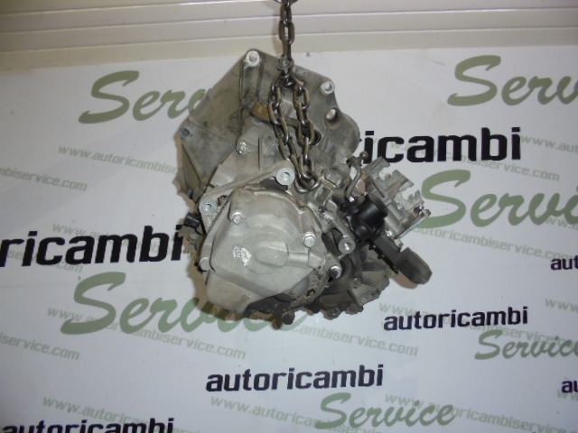 ROCNI MENJALNIK OEM N. 18251 Cambio meccanico ORIGINAL REZERVNI DEL LANCIA MUSA 350 R (09/2007 - 8/2013) DIESEL LETNIK 2010