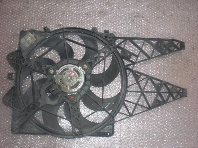VENTILATOR HLADILNIKA OEM N. 51805133 ORIGINAL REZERVNI DEL FIAT BRAVO 198 (02/2007 - 2010) DIESEL LETNIK 2008