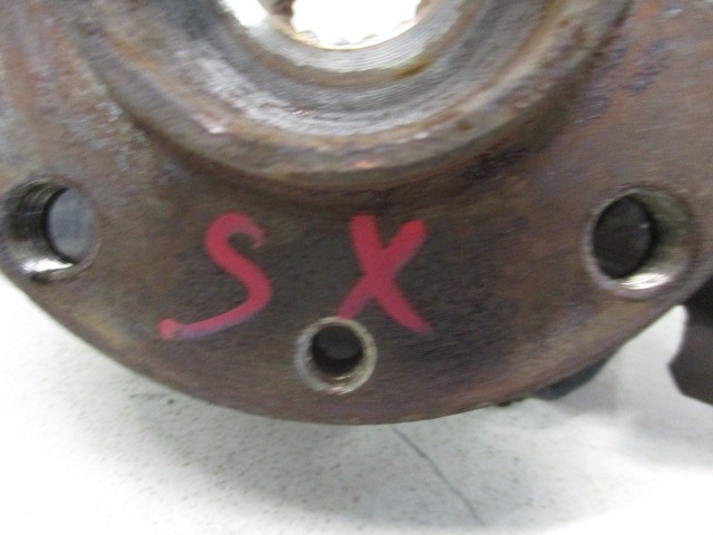 LEVI VRTLJIVI LEZAJ / PESTO KOLESA Z LEZAJEM SPREDAJ OEM N. 46528915 ORIGINAL REZERVNI DEL FIAT PUNTO 188 188AX MK2 (1999 - 2003) BENZINA LETNIK 2000