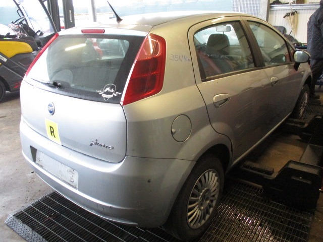 FIAT GRANDE PUNTO 1.3 D 5P 6M 66KW (2006) RICAMBI IN MAGAZZINO