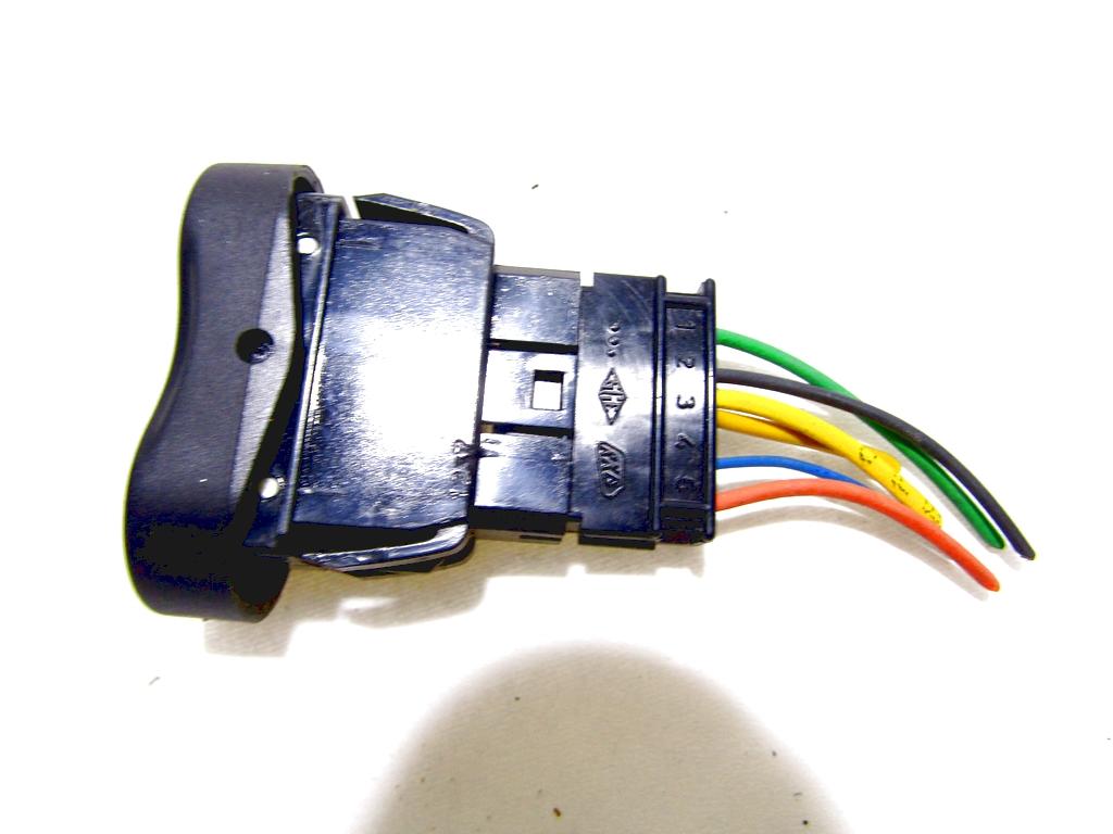 STIKALO SPREDNJIH DESNIH SIP OEM N. 8200467835 ORIGINAL REZERVNI DEL DACIA LOGAN MK1 (2004 - 2013) DIESEL LETNIK 2011