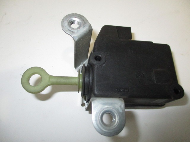 ZAKLEP LOPUTE GORIVA OEM N. MOTORINO ORIGINAL REZERVNI DEL TOYOTA AYGO B1 (2005 - 2009) BENZINA LETNIK 2008