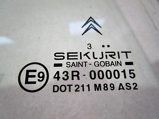 STEKLO ZADNJIH DESNIH VRAT OEM N. 920495 ORIGINAL REZERVNI DEL CITROEN XSARA PICASSO (1999 - 2010) DIESEL LETNIK 2004