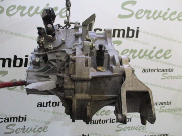 ROCNI MENJALNIK OEM N. 96420073 ORIGINAL REZERVNI DEL CHEVROLET CRUZE J300 J305 (2009 - 2019) DIESEL LETNIK 2010