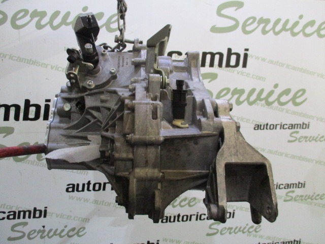 ROCNI MENJALNIK OEM N. 96420073 ORIGINAL REZERVNI DEL CHEVROLET CRUZE J300 J305 (2009 - 2019) DIESEL LETNIK 2010