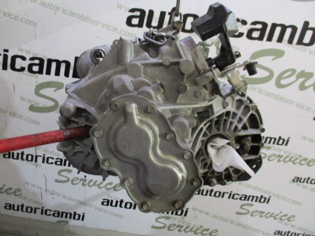 ROCNI MENJALNIK OEM N. 96420073 ORIGINAL REZERVNI DEL CHEVROLET CRUZE J300 J305 (2009 - 2019) DIESEL LETNIK 2010