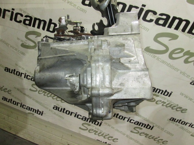 ROCNI MENJALNIK OEM N. 20TT010940220 ORIGINAL REZERVNI DEL TOYOTA AYGO B1 (2005 - 2009) BENZINA LETNIK 2008