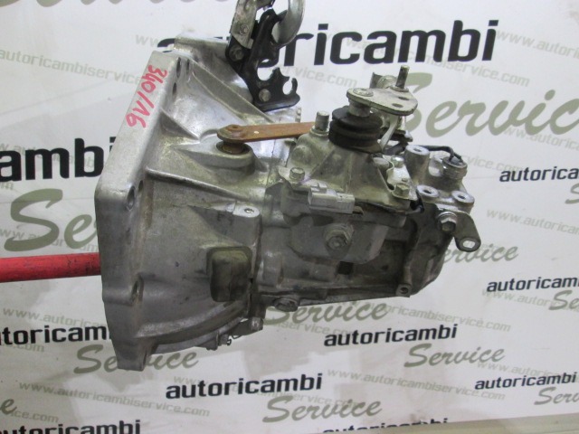 ROCNI MENJALNIK OEM N. 20TT010940220 ORIGINAL REZERVNI DEL TOYOTA AYGO B1 (2005 - 2009) BENZINA LETNIK 2008