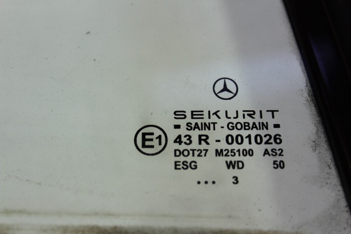 STEKLO ZADNJIH DESNIH VRAT OEM N. 2096700210 ORIGINAL REZERVNI DEL MERCEDES CLASSE CLK W209 C209 COUPE A209 CABRIO (2002 - 2010)DIESEL LETNIK 2003