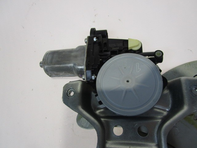 MEHANIZEM DVIGA ZADNJIH STEKEL  OEM N. 83560-79J00 ORIGINAL REZERVNI DEL FIAT SEDICI FY (2006 - 4/2009) DIESEL LETNIK 2007