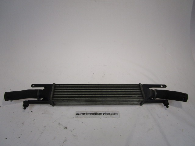 HLADILNIK INTERCOOLER OEM N. 55700449 ORIGINAL REZERVNI DEL FIAT GRANDE PUNTO 199 (2005 - 2012) DIESEL LETNIK 2006