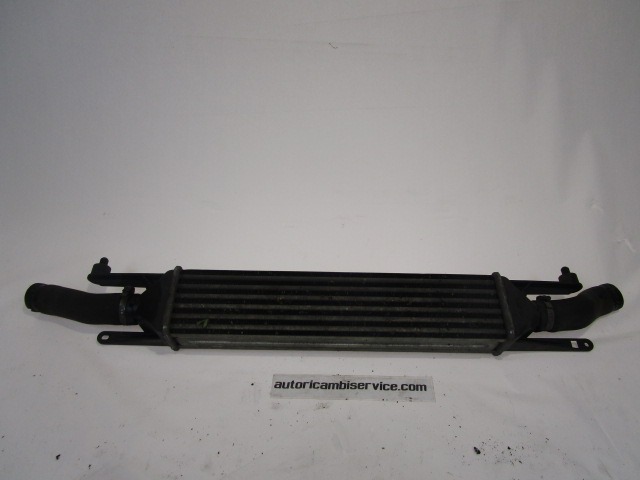 HLADILNIK INTERCOOLER OEM N. 55700449 ORIGINAL REZERVNI DEL FIAT GRANDE PUNTO 199 (2005 - 2012) DIESEL LETNIK 2006