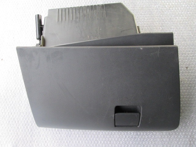 PREDAL ZA DOKUMENTE OEM N.  ORIGINAL REZERVNI DEL OPEL ASTRA H A04 L48,L08,L35,L67 5P/3P/SW (2004 - 2007) DIESEL LETNIK 2005