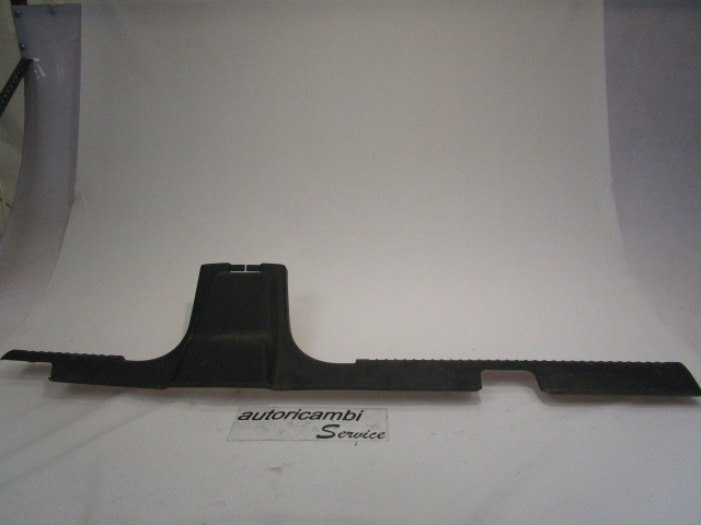 NOTRANJA OBLOGA PRAGA  OEM N. 5GG23TRMA ORIGINAL REZERVNI DEL JEEP CHEROKEE MK3 KJ (2001 - 2005) DIESEL LETNIK 2004