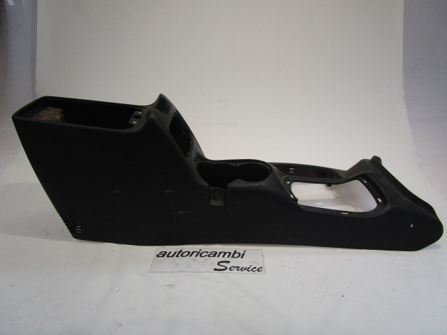 PLASTIKA MED SEDEZI BREZ NASLONJALA ROK OEM N. 0WD851DVAB ORIGINAL REZERVNI DEL JEEP CHEROKEE MK3 KJ (2001 - 2005) DIESEL LETNIK 2004