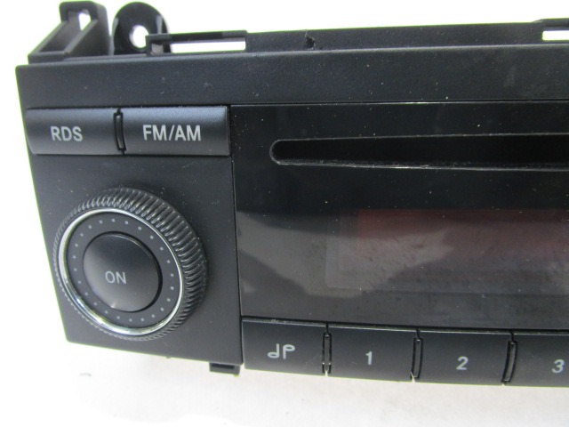 RADIO CD / OJACEVALNIK / IMETNIK HIFI OEM N. A1698200486 ORIGINAL REZERVNI DEL MERCEDES CLASSE A W169 5P C169 3P (2004 - 04/2008) BENZINA LETNIK 2007