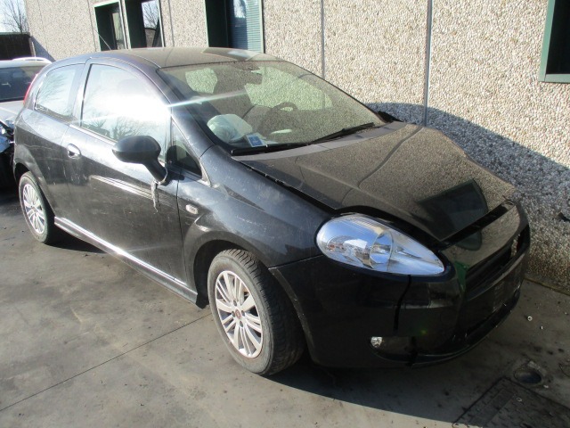 FIAT GRANDE PUNTO 1.3 D 6M 3P 66KW (2007) RICAMBIO USATO 