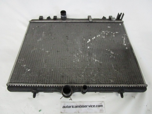 RADIATOR VODE OEM N. 9637043380 ORIGINAL REZERVNI DEL PEUGEOT 307 3A/B/C/E/H BER/SW/CABRIO (2001 - 2009) DIESEL LETNIK 2002