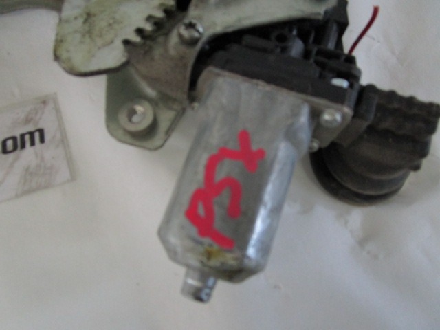 MEHANIZEM DVIGA ZADNJIH STEKEL  OEM N. 69804B4010 ORIGINAL REZERVNI DEL DAIHATSU TERIOS J200 MK2 (2006 - 2017) BENZINA LETNIK 2008