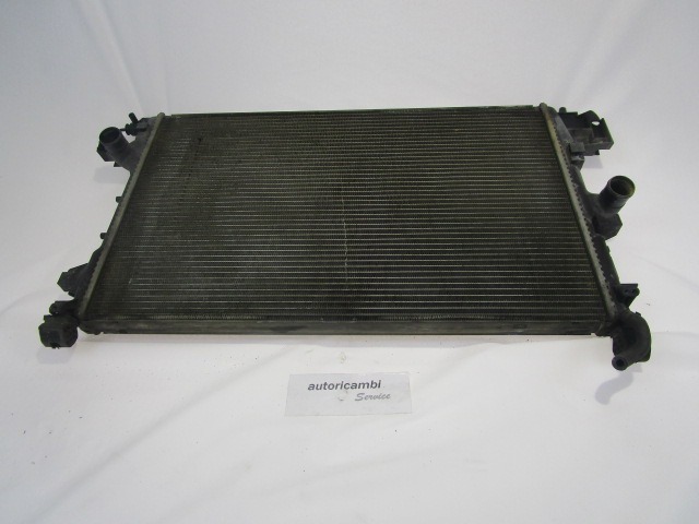 RADIATOR VODE OEM N. 13196477 ORIGINAL REZERVNI DEL OPEL VECTRA C Z02 BER/SW (2002 - 2006) DIESEL LETNIK 2005