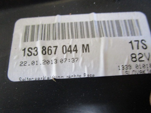 NOTRANJA OBLOGA ZADNJEGA BOKA  OEM N. 1S3867044M ORIGINAL REZERVNI DEL VOLKSWAGEN UP 121 122 123 BL1 BL2 BL3 (DAL 2011) BENZINA LETNIK 2013