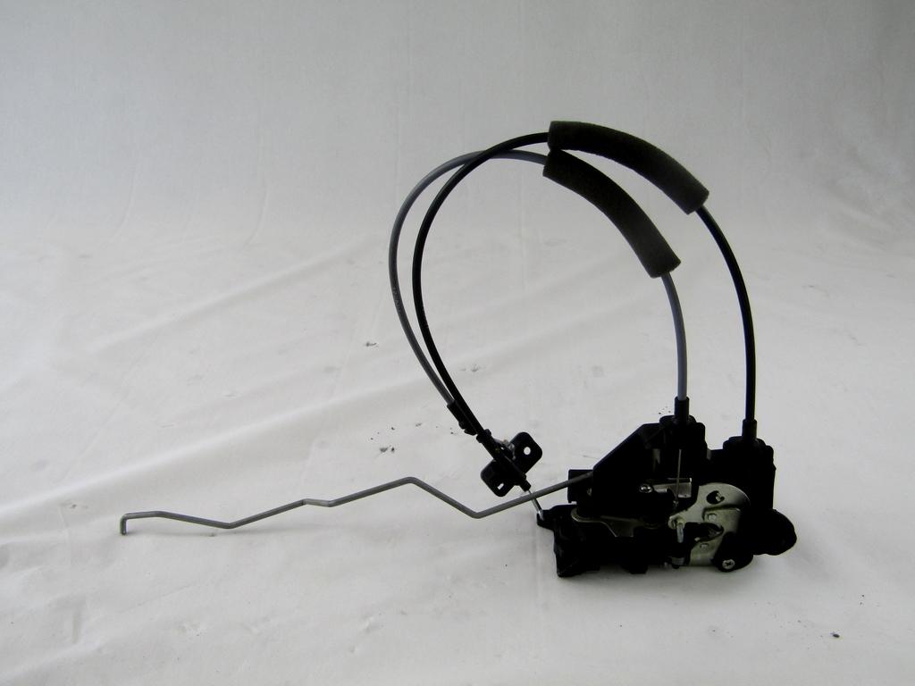 CENTRALNA KLJUCAVNICA ZADJIH LEVIH VRAT OEM N. 95967086 ORIGINAL REZERVNI DEL CHEVROLET SPARK M300 (2009 - 2015) BENZINA LETNIK 2012