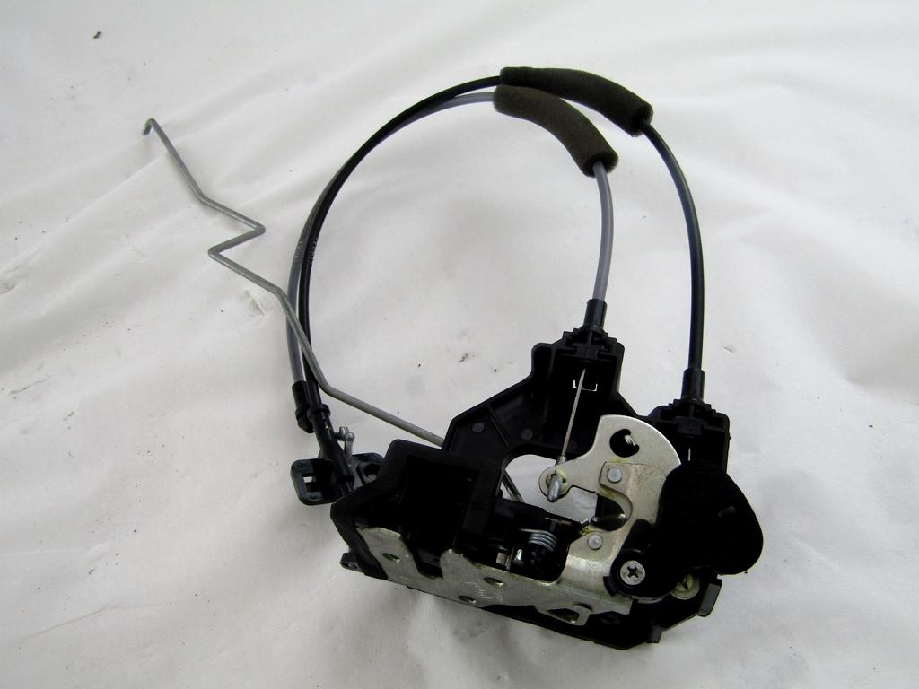 CENTRALNA KLJUCAVNICA ZADJIH LEVIH VRAT OEM N. 95967086 ORIGINAL REZERVNI DEL CHEVROLET SPARK M300 (2009 - 2015) BENZINA LETNIK 2012