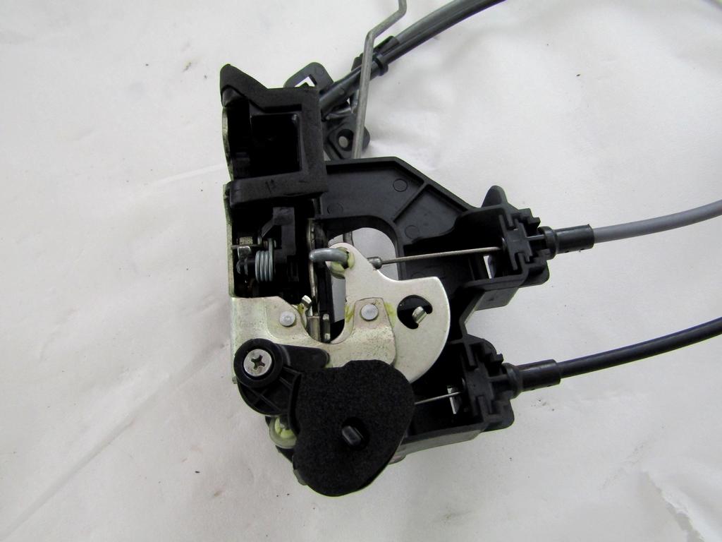 CENTRALNA KLJUCAVNICA ZADJIH LEVIH VRAT OEM N. 95967086 ORIGINAL REZERVNI DEL CHEVROLET SPARK M300 (2009 - 2015) BENZINA LETNIK 2012
