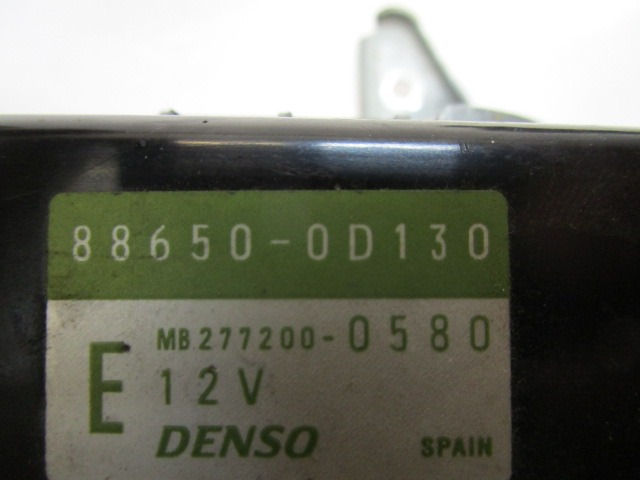 NADZOR KLIMATSKE NAPRAVE OEM N. 88650-0D0130 ORIGINAL REZERVNI DEL TOYOTA YARIS P1 MK1 R (2003 - 2005)DIESEL LETNIK 2005