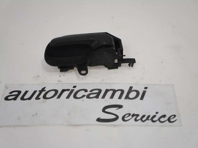 NOTRANJA KLJUKA  OEM N. 692060D010B1 ORIGINAL REZERVNI DEL TOYOTA YARIS P1 MK1 R (2003 - 2005)DIESEL LETNIK 2005