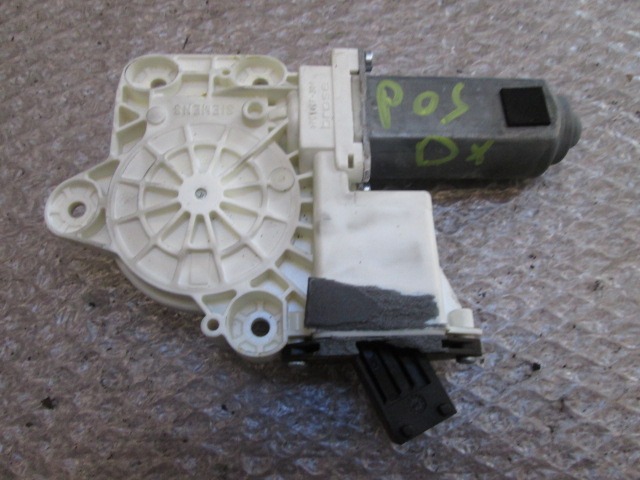 MOTORCEK ELEKTRICNEGA POMIKA ZADNJEGA STEKLA  OEM N. 24414777 ORIGINAL REZERVNI DEL OPEL VECTRA C Z02 R BER/SW (2006 - 2009) DIESEL LETNIK 2007