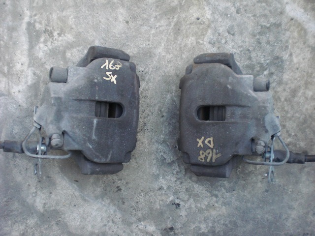 SPREDNJE DESNE ZAVORNE CELJUSTI  OEM N. 8D0615124A ORIGINAL REZERVNI DEL AUDI A4 B5 BER/SW (1994 - 12/2000) BENZINA LETNIK 1996