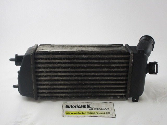 HLADILNIK INTERCOOLER OEM N. 9638758980 ORIGINAL REZERVNI DEL CITROEN C3 / PLURIEL MK1 (2002 - 09/2005) DIESEL LETNIK 2005