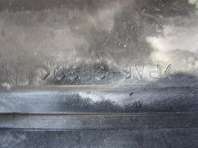 POKROV MOTORJA  OEM N. RF7J10230 ORIGINAL REZERVNI DEL MAZDA 6 GG GY (2003-2008) DIESEL LETNIK 2007