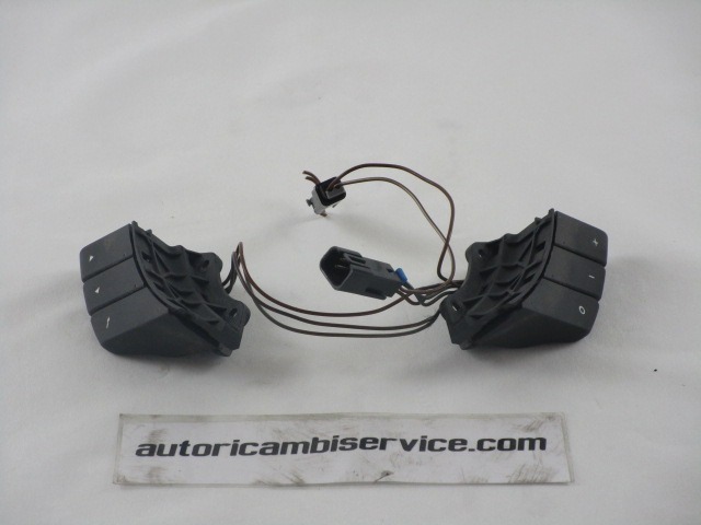 MULTIFUNKCIJSKI VOLAN OEM N. 24402595 ORIGINAL REZERVNI DEL OPEL MERIVA A X03 (2003 - 2006) DIESEL LETNIK 2004