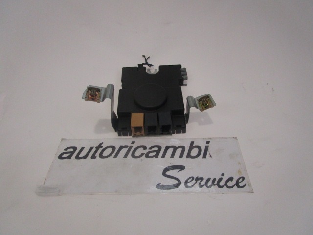 OJACEVALEC / ANTENA OEM N. 8P3035225 ORIGINAL REZERVNI DEL AUDI A3 MK2 8P 8PA 8P1 (2003 - 2008)DIESEL LETNIK 2006