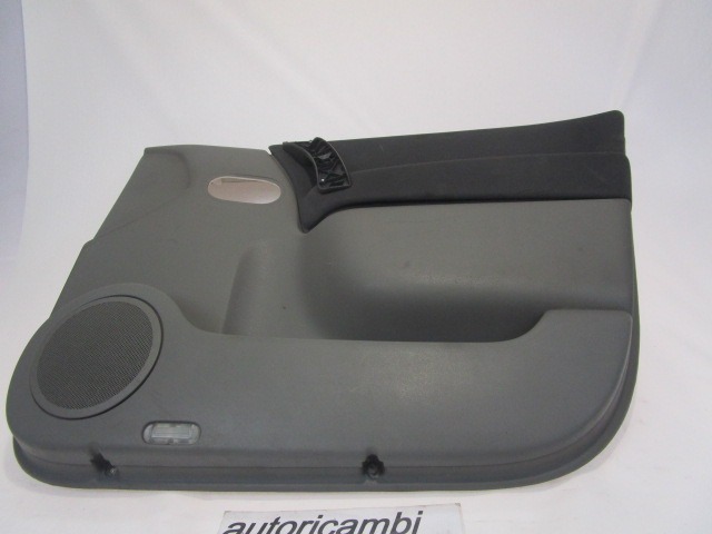 NOTRANJA OBLOGA SPREDNJIH VRAT OEM N. PNADTRNSCENICJM01MK2MV5P ORIGINAL REZERVNI DEL RENAULT SCENIC/GRAND SCENIC JM0/1 MK2 (2003 - 2009) DIESEL LETNIK 2004