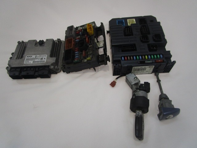 KOMPLET ODKLEPANJE IN VZIG  OEM N. 23383 KIT ACCENSIONE AVVIAMENTO ORIGINAL REZERVNI DEL PEUGEOT 308 4A 4B 4C 4E 4H MK1 BER/SW/CC (2007 - 2013) DIESEL LETNIK 2008