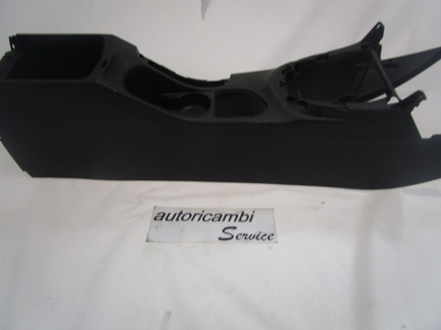 PLASTIKA MED SEDEZI BREZ NASLONJALA ROK OEM N. 9660529477 ORIGINAL REZERVNI DEL PEUGEOT 308 4A 4B 4C 4E 4H MK1 BER/SW/CC (2007 - 2013) DIESEL LETNIK 2008