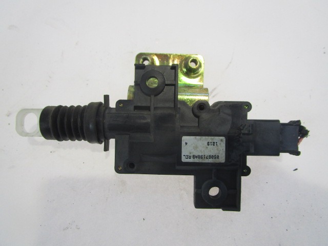 CENTRALNO ZAKLEPANJE ZADNJIH DESNIH VRAT OEM N. 05067139AB ORIGINAL REZERVNI DEL CHRYSLER PT CRUISER PT (2000 - 2010) BENZINA LETNIK 2002