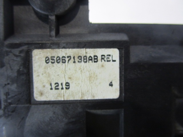 CENTRALNO ZAKLEPANJE ZADNJIH DESNIH VRAT OEM N. 05067139AB ORIGINAL REZERVNI DEL CHRYSLER PT CRUISER PT (2000 - 2010) BENZINA LETNIK 2002