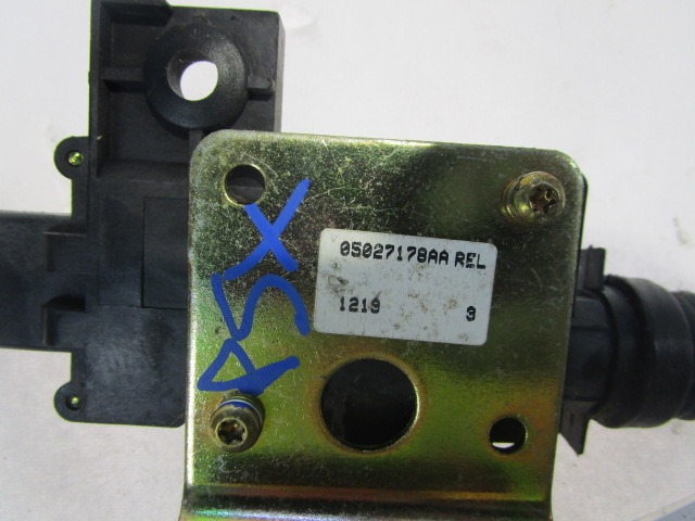 CENTRALNA KLJUCAVNICA ZADJIH LEVIH VRAT OEM N. 05027178AA 05067139AB ORIGINAL REZERVNI DEL CHRYSLER PT CRUISER PT (2000 - 2010) BENZINA LETNIK 2002