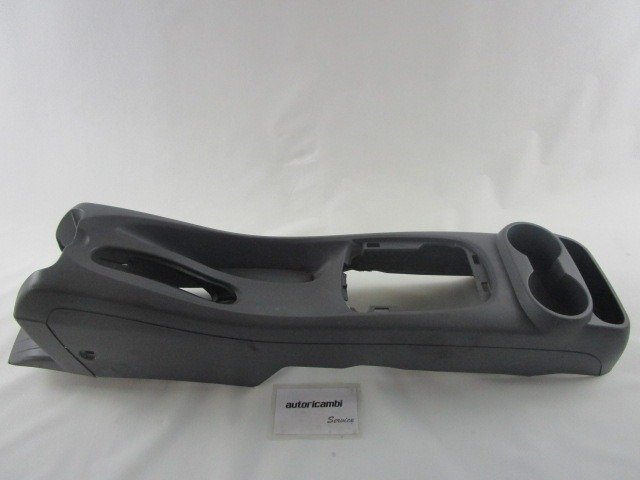 PLASTIKA MED SEDEZI BREZ NASLONJALA ROK OEM N. 96910BU800 ORIGINAL REZERVNI DEL NISSAN ALMERA TINO V10 MK2 (2000 - 2006) DIESEL LETNIK 2005
