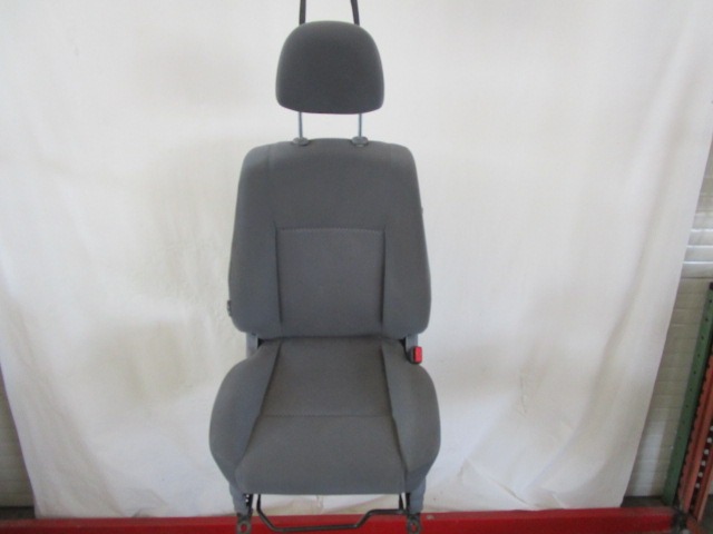 SPREDNJI DESNI SEDE? BLAGO OEM N. SEADTNSALMERATINON16MV5P ORIGINAL REZERVNI DEL NISSAN ALMERA TINO V10 MK2 (2000 - 2006) DIESEL LETNIK 2005