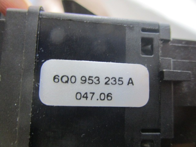 STIKALO VARNOSTNIH ZMIGAVCEV  OEM N. 6Q0953235A ORIGINAL REZERVNI DEL VOLKSWAGEN POLO 9N R (2005 - 10/2009) BENZINA LETNIK 2006