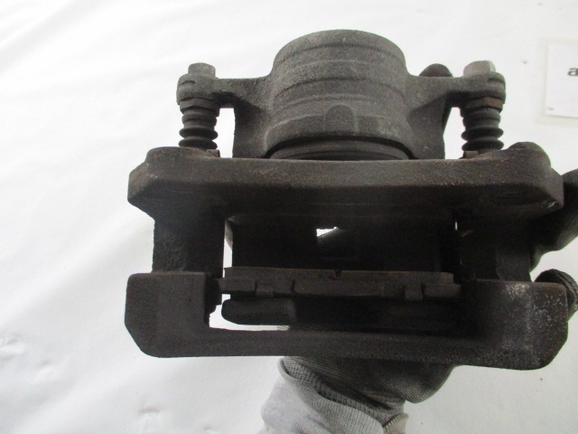SPREDNJE DESNE ZAVORNE CELJUSTI  OEM N. ADM54869 ORIGINAL REZERVNI DEL MAZDA 2 DE DH MK2 (2007 - 2014) BENZINA LETNIK 2012